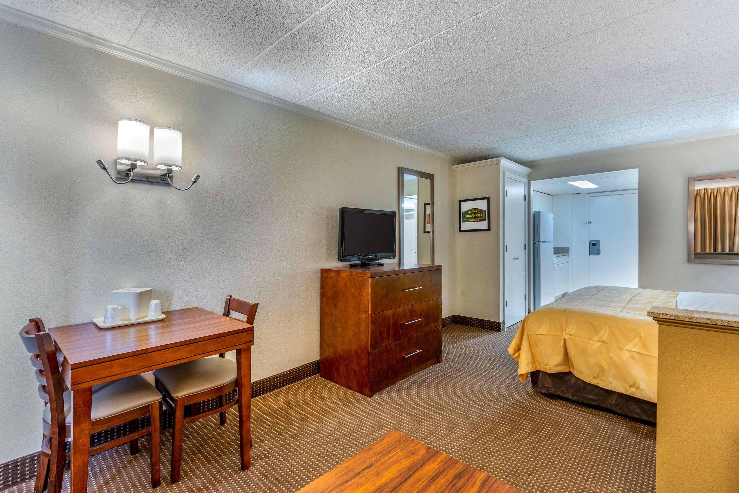 Quality Inn & Suites Oceanblock Ocean City Exterior photo