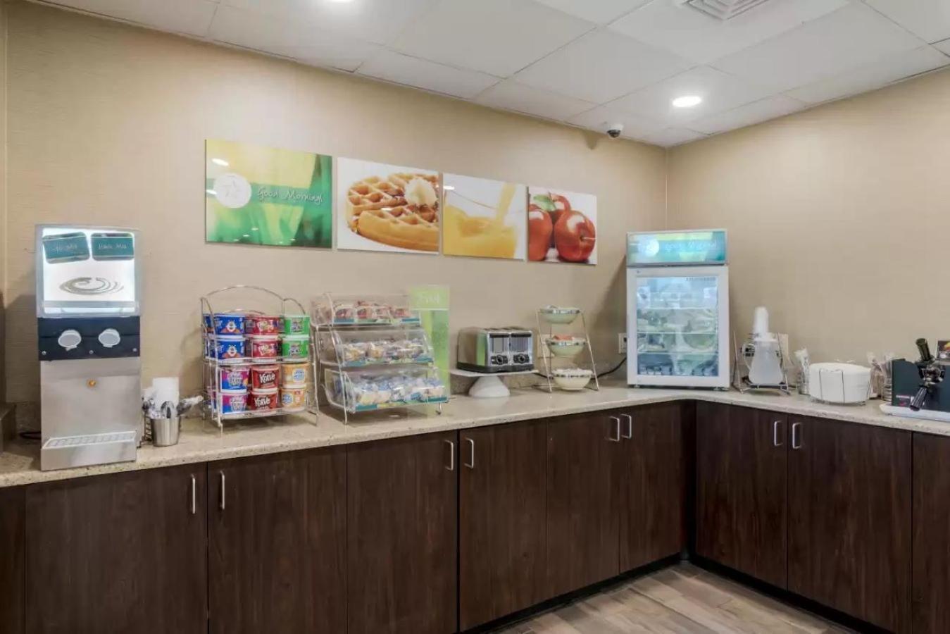Quality Inn & Suites Oceanblock Ocean City Exterior photo