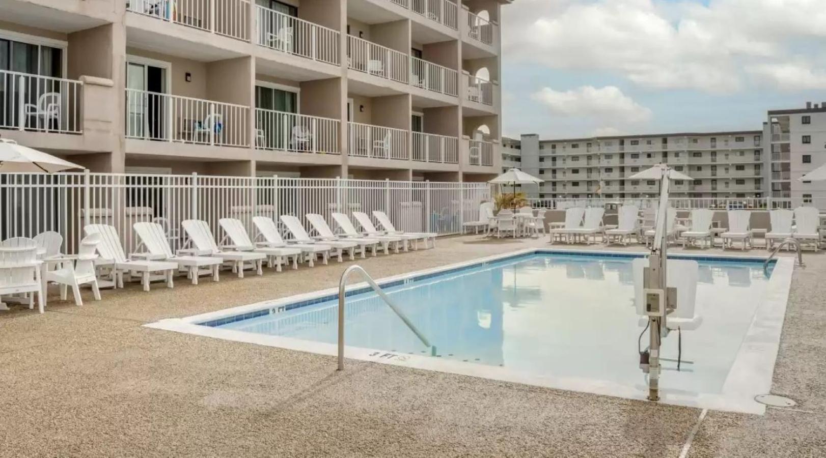 Quality Inn & Suites Oceanblock Ocean City Exterior photo