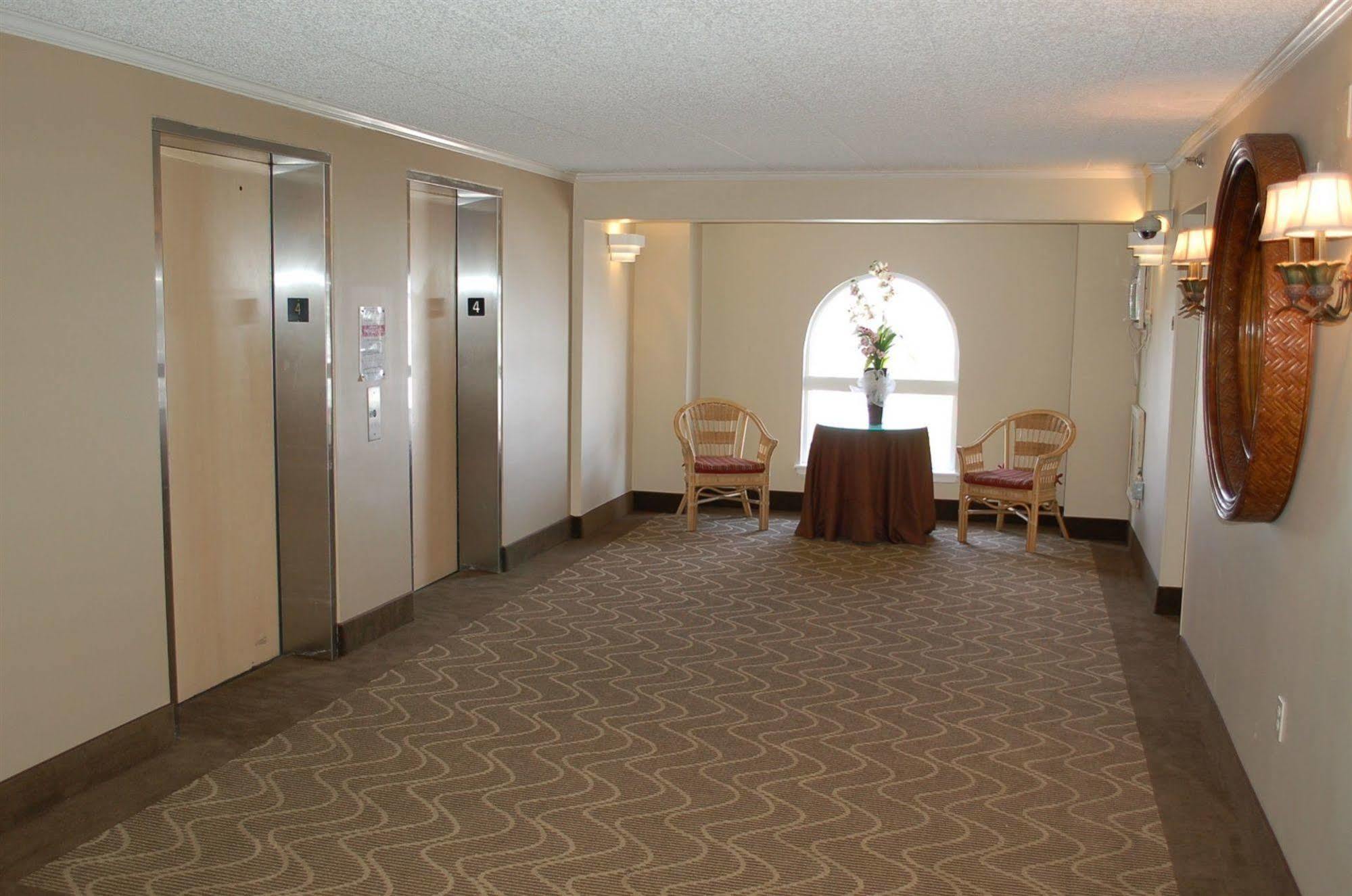 Quality Inn & Suites Oceanblock Ocean City Exterior photo